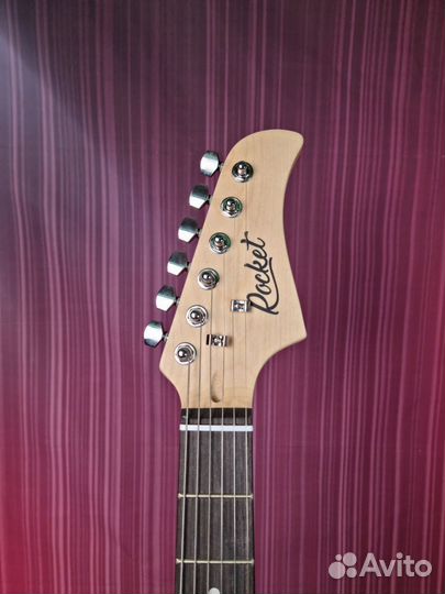 Прокат белой электрогитары Стратокастер