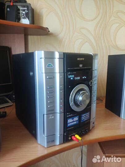 Музыкальный центр Sony HCD-RV777D