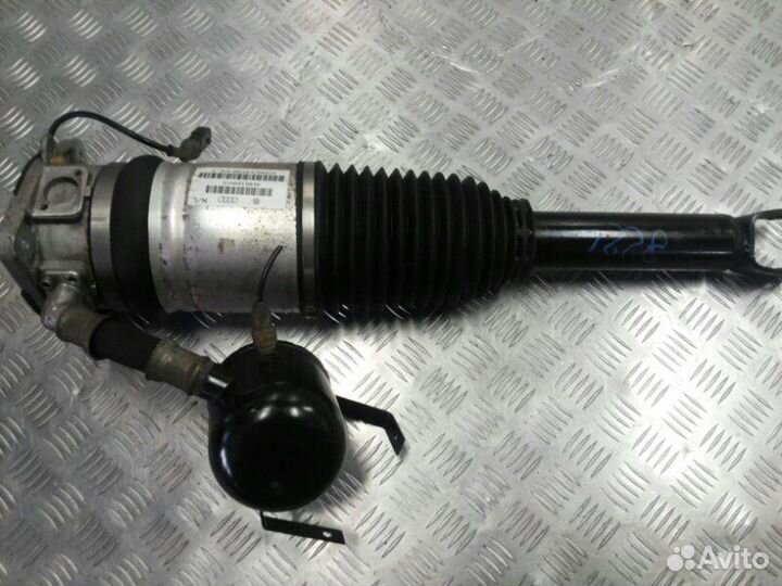 Амортизатор (пневма) задний левый Audi A8 D3 3.2