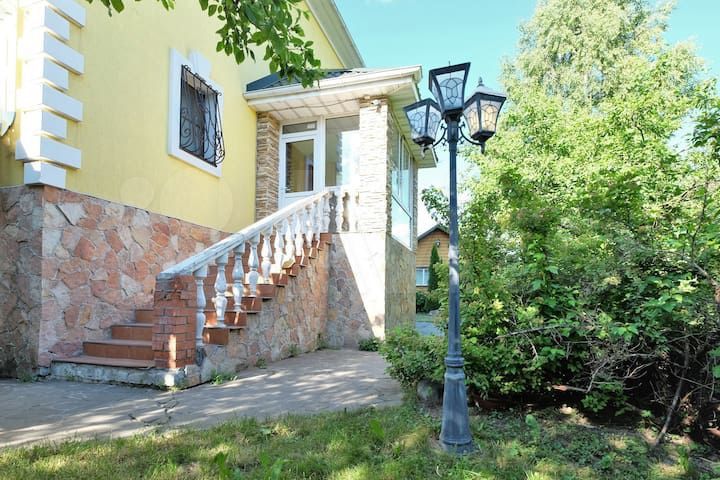 Коттедж 190 м² на участке 6 сот.