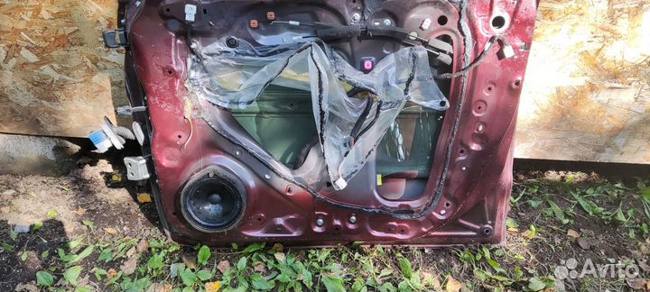 Дверь правая передняя Honda fread+