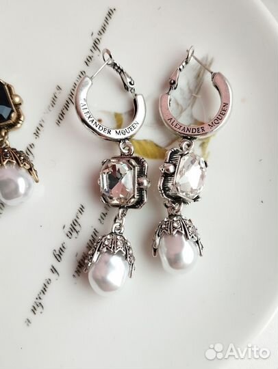 Серьги Alexander McQueen
