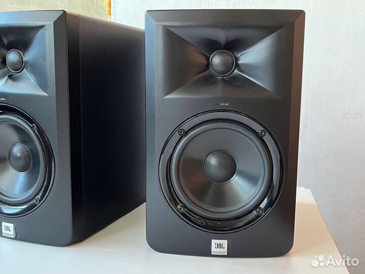 Колонки студийные мониторы JBL 3 series