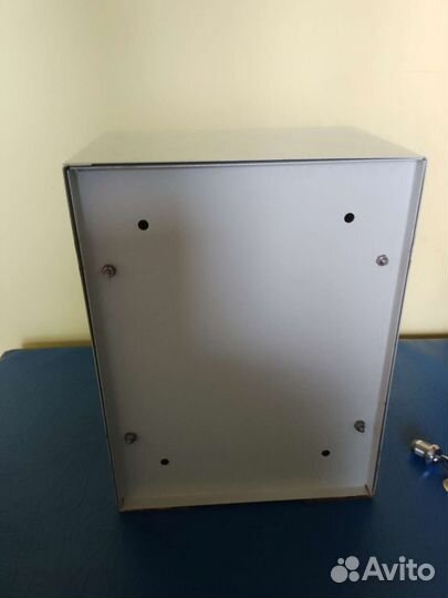 Шкаф сейф металлический тайник ключей,электрощиток
