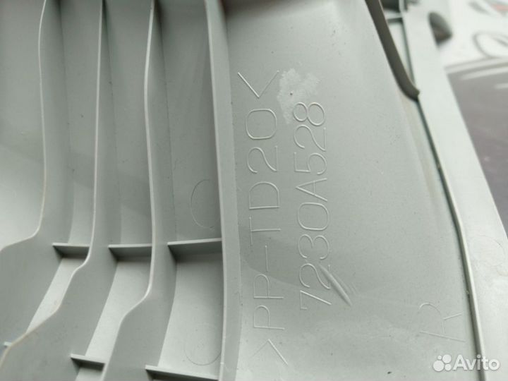 Накладка (кузов внутри) Mitsubishi ASX I (2010—201