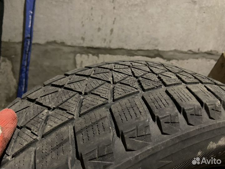 Bridgestone Blizzak DM-V2 225/55 R18 204ZR