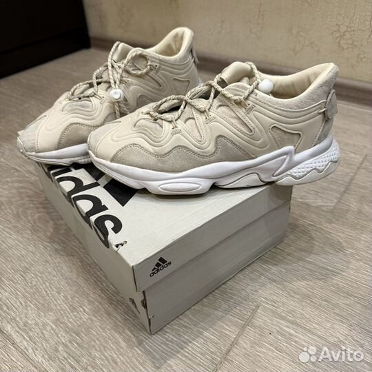 Кроссовки adidas ozweego