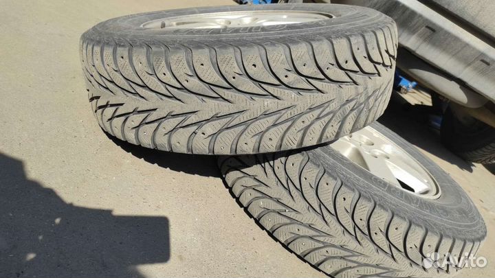 Yokohama IceGuard Stud IG65 215/70 R16 100T