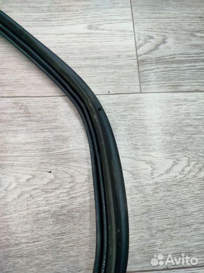 Уплотнитель багажника Volkswagen Polo, V