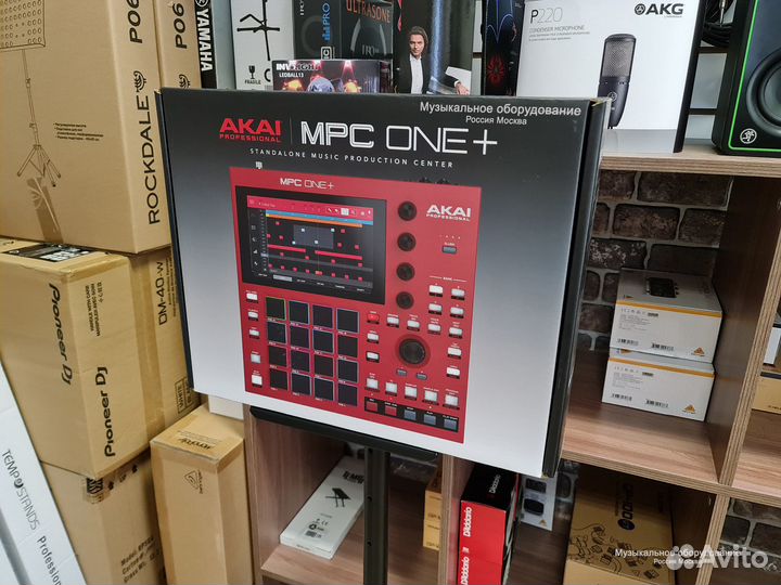Akai PRO MPC ONE+ грувбокс