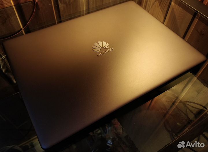 Huawei MateBook WRT-W19 Core i5, 8Gb, SSD 256