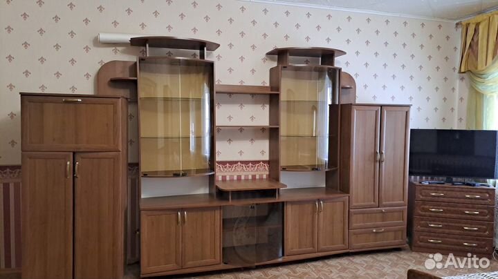 Стенка в спальню