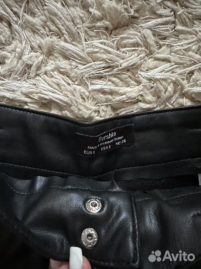 Кожанные шорты bershka
