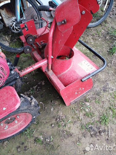Снегоуборочная приставка к мотоблоку