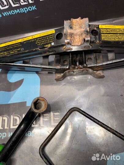 Домкрат Opel Astra H