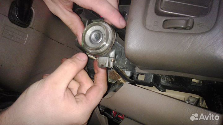 Вскрытие,замена,гарантия. Ремонт замков зажигания