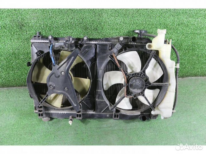 Радиатор охлаждения двигателя Honda Civic ES1 D15B