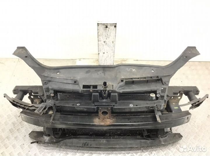 Панель передняя (телевизор) Volkswagen Golf 5 2.0