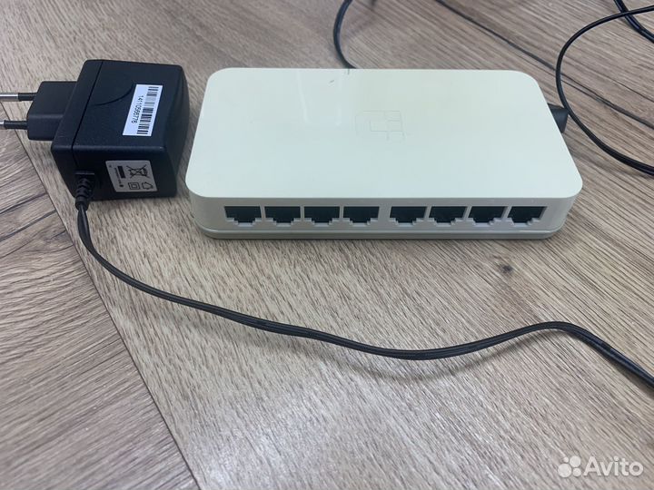 Свитч D-link Des-1008A коммутатор