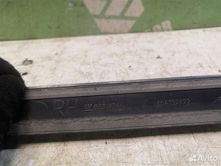 Молдинг передней правой двери Опель Мерива