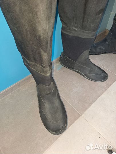 Сухой костюм для дайвинга