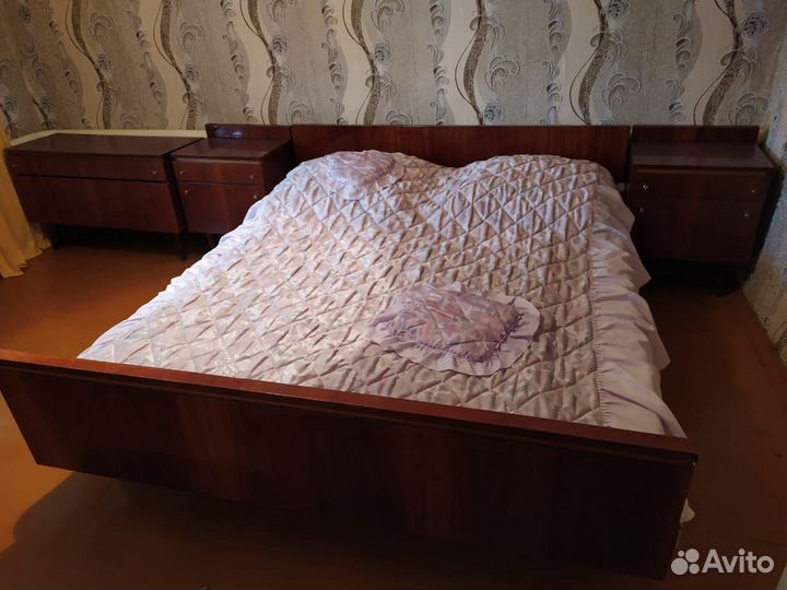 Спальный гарнитур бу