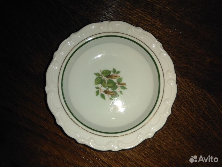 Розетки,тарелки фарфоровые гдр