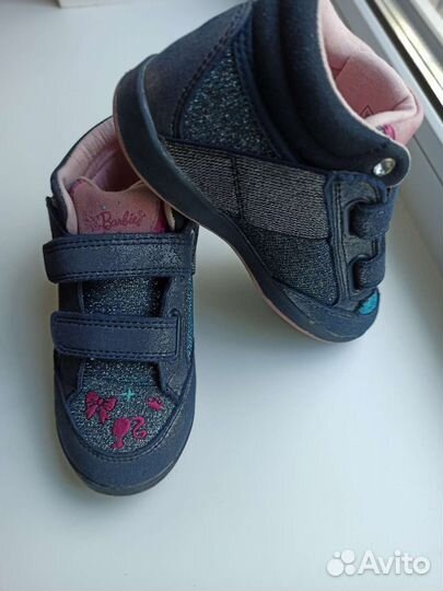 Кроссовки для девочки