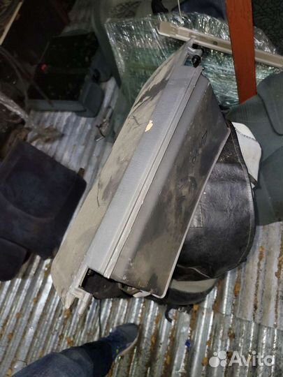 Бордочек торпеды на шевроле тракер 2001г