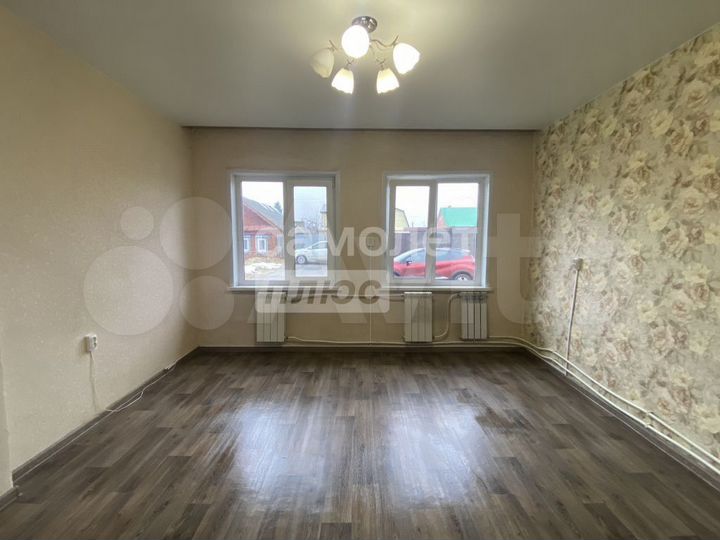 Дом 28,8 м² на участке 3 сот.