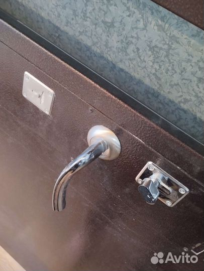 Продаю входную дверь,Вертикаль,размер 960*205