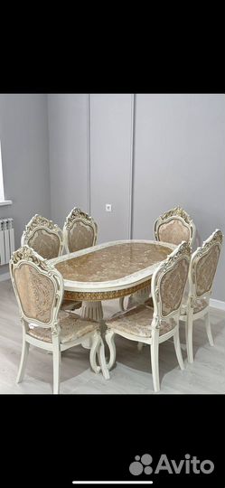 Столы и стулья