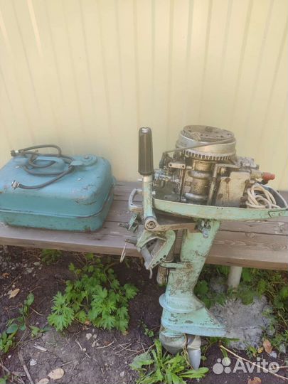 Лодочный мотор ветерок 8м