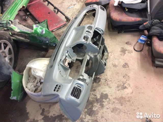 Ниссан микра К 11 торпедо