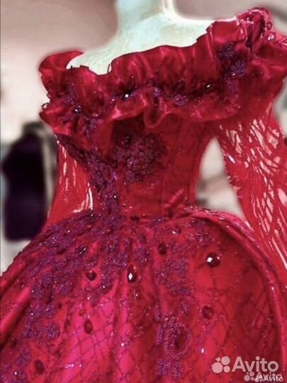 Платье в идеальном состояние