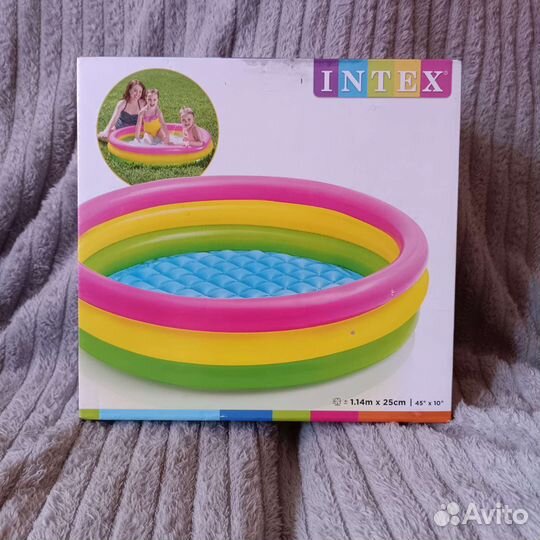 Надувной бассейн