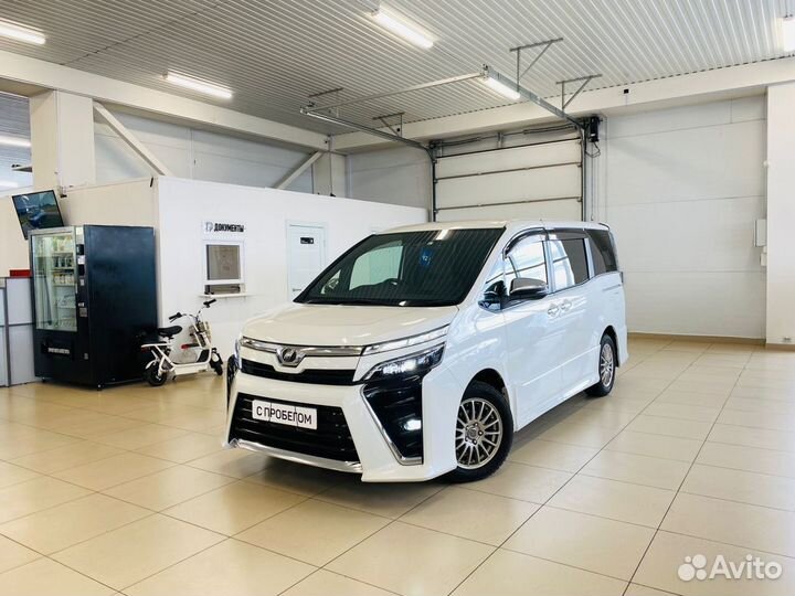Toyota Voxy 2.0 CVT, 2019, 99 500 км