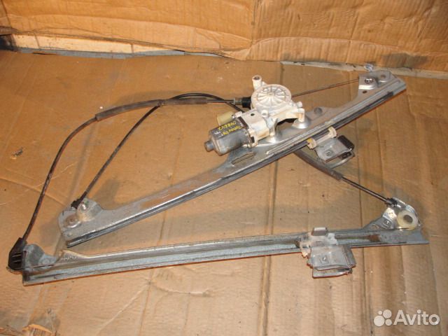 Передний стеклоподъемник Chevrolet Tahoe GMT900 20