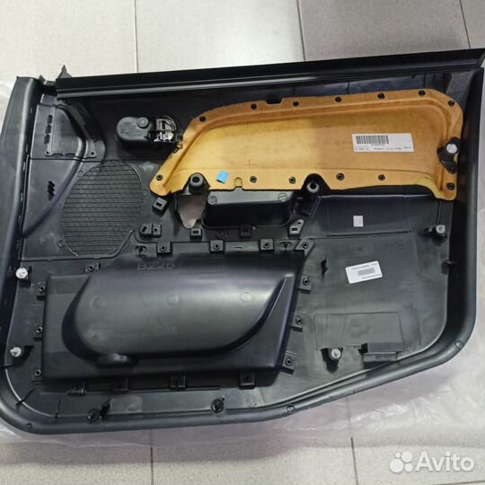 Обшивка двери передней левой Fusion 2002-2012