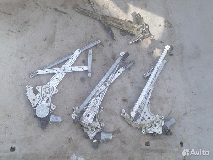 Стеклоподъёмник Митсубиси Аутлендер XL