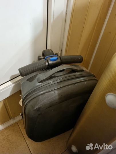 Чемодан самокат на колесах