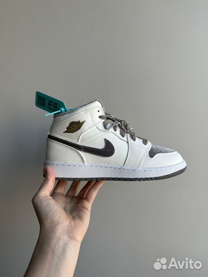 Кроссовки Air Jordan 1 Mid GS