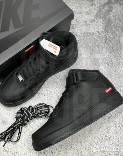 Кроссовки nike air force 1 supreme mid на руках