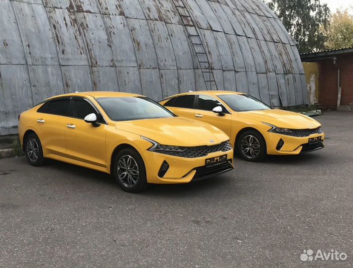 Требуется водитель-женщина без опыта