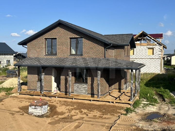 Дом 183 м² на участке 6 сот.