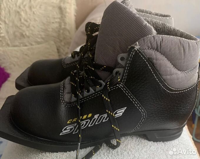 Лыжные ботинки