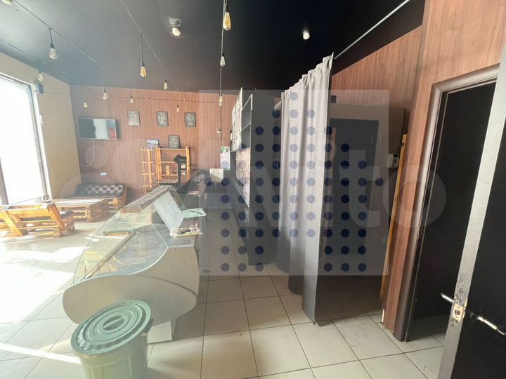 Коммерция 50 кв. м., первая линия