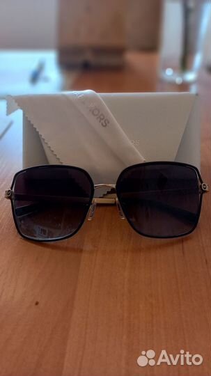 Солнцезащитные очки женские