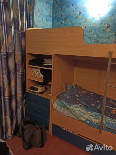Кровать двухьярусная