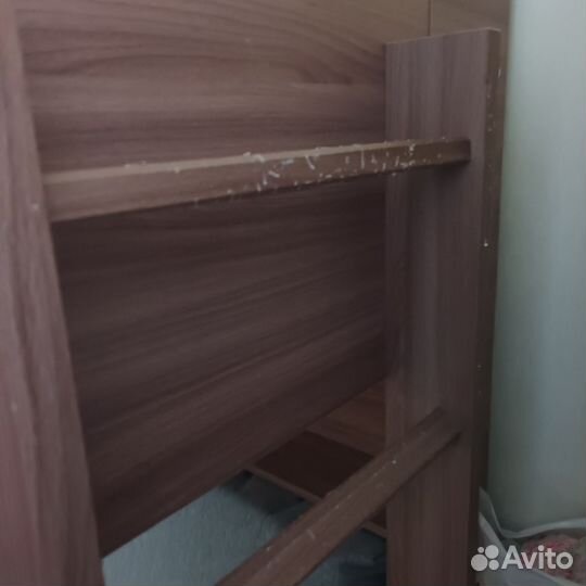 Двухъярусная кровать с диваном внизу